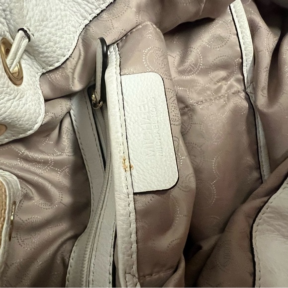 Michael Kors wallet in cream and white - Picture 7 of 7